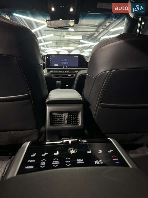 Седан Toyota Camry 2024 в Киеве фото 27 Седан Toyota Camry 2024 в Киеве