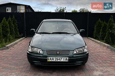 Седан Toyota Camry 1999 в 