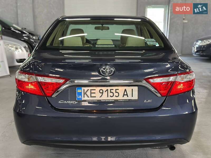 Седан Toyota Camry 2015 в Каменском