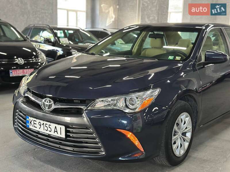 Седан Toyota Camry 2015 в Каменском