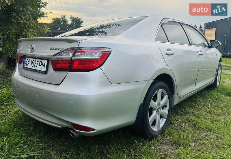 Toyota Camry 2016