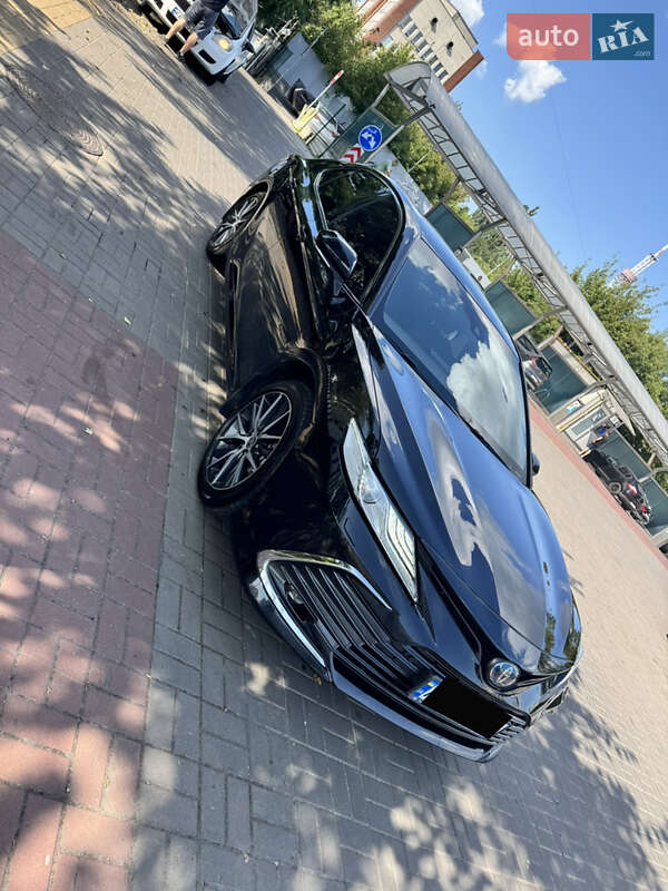 Седан Toyota Camry 2021 в Києві