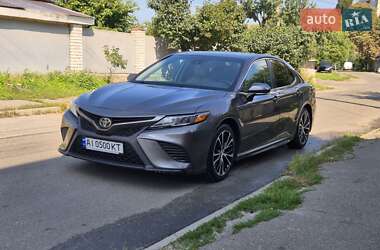 Седан Toyota Camry 2019 в Києві
