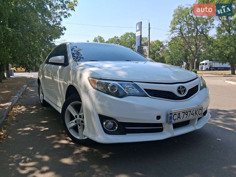 Toyota Camry 2014
