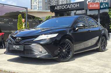 Седан Toyota Camry 2019 в Києві