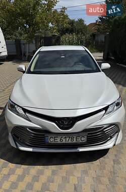 Седан Toyota Camry 2017 в Черновцах