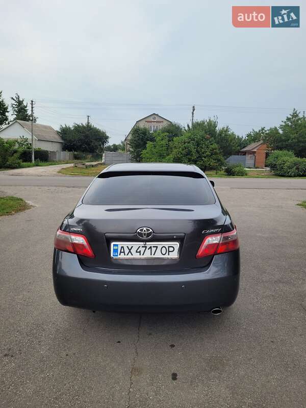 Седан Toyota Camry 2008 в Краснограді