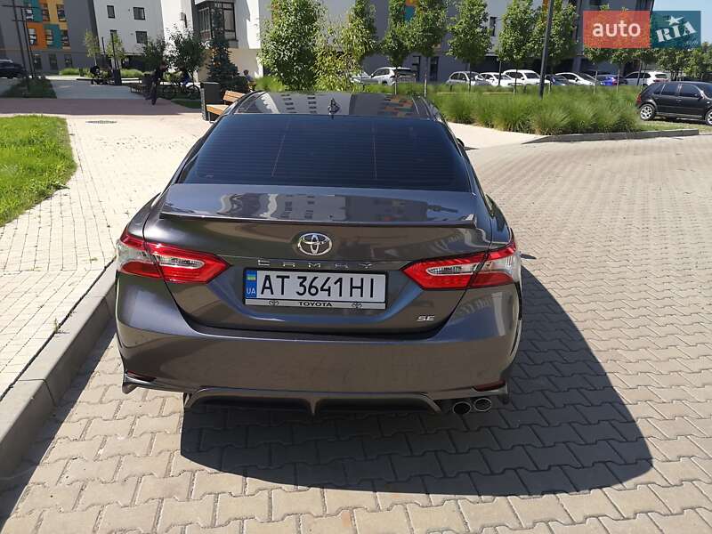 Седан Toyota Camry 2019 в Ивано-Франковске