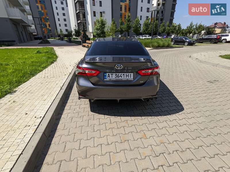 Седан Toyota Camry 2019 в Ивано-Франковске