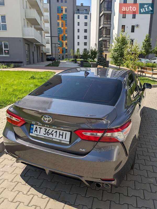 Седан Toyota Camry 2019 в Ивано-Франковске