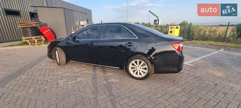 Седан Toyota Camry 2012 в Золотоноші