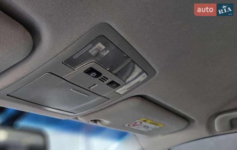 Седан Toyota Camry 2013 в Києві