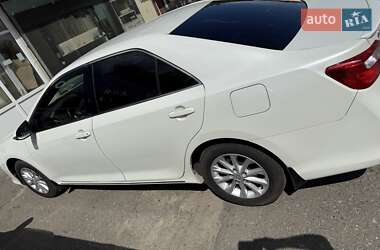 Седан Toyota Camry 2014 в Киеве