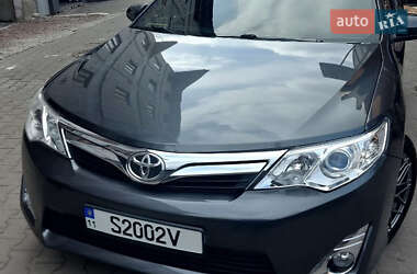 Седан Toyota Camry 2013 в Киеве