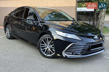 Седан Toyota Camry 2022 в Киеве