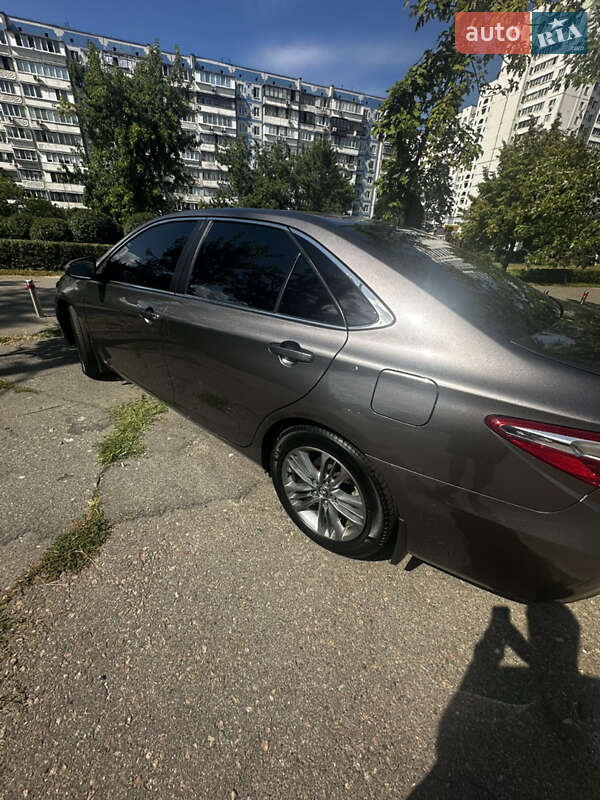 Седан Toyota Camry 2016 в Києві