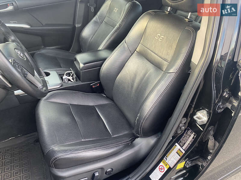 Седан Toyota Camry 2013 в Киеве