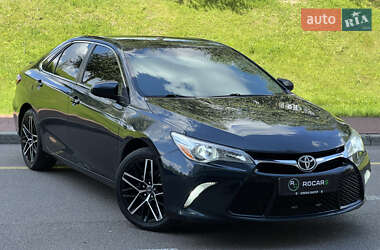 Седан Toyota Camry 2015 в Києві