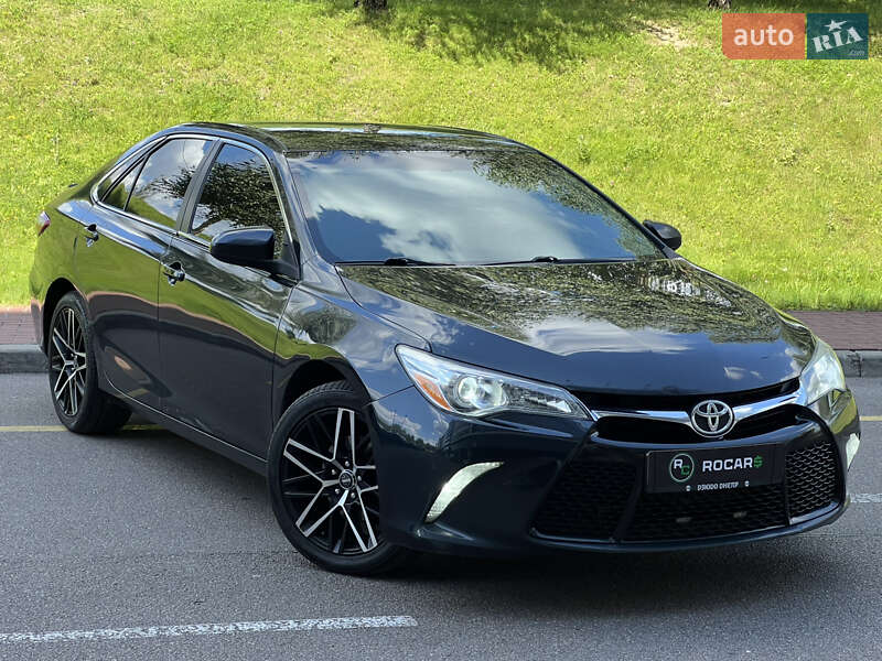 Toyota Camry 2015