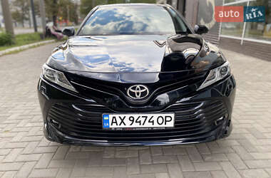 Седан Toyota Camry 2018 в Харькове