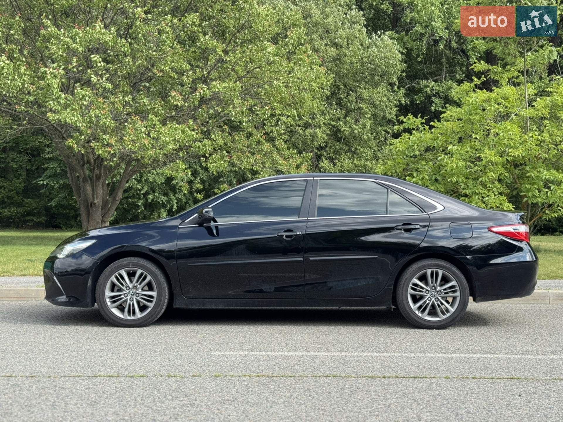 2016 Toyota Camry - мініатюра 13