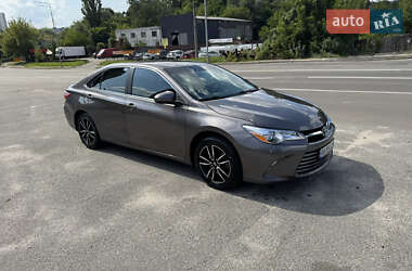 Седан Toyota Camry 2016 в Києві