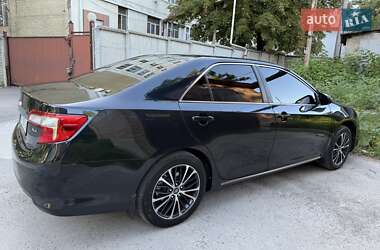 Седан Toyota Camry 2013 в Харкові