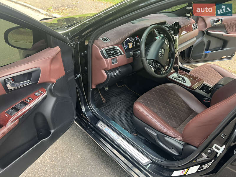 Седан Toyota Camry 2014 в Черновцах