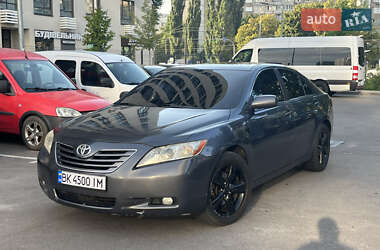 Седан Toyota Camry 2007 в Киеве
