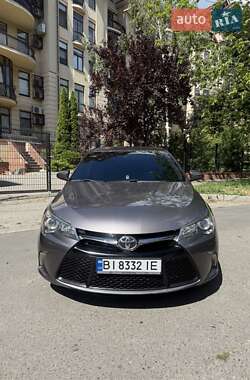 Седан Toyota Camry 2016 в Люботині