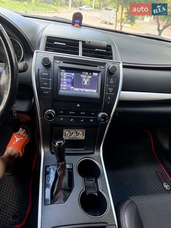 Седан Toyota Camry 2016 в Харькове