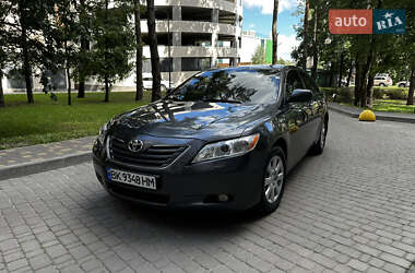 Седан Toyota Camry 2008 в Броварах