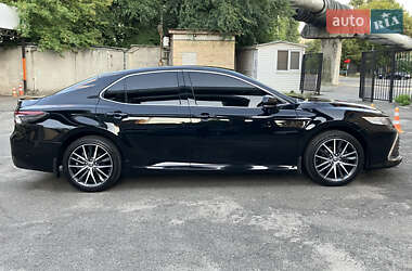 Седан Toyota Camry 2022 в Киеве