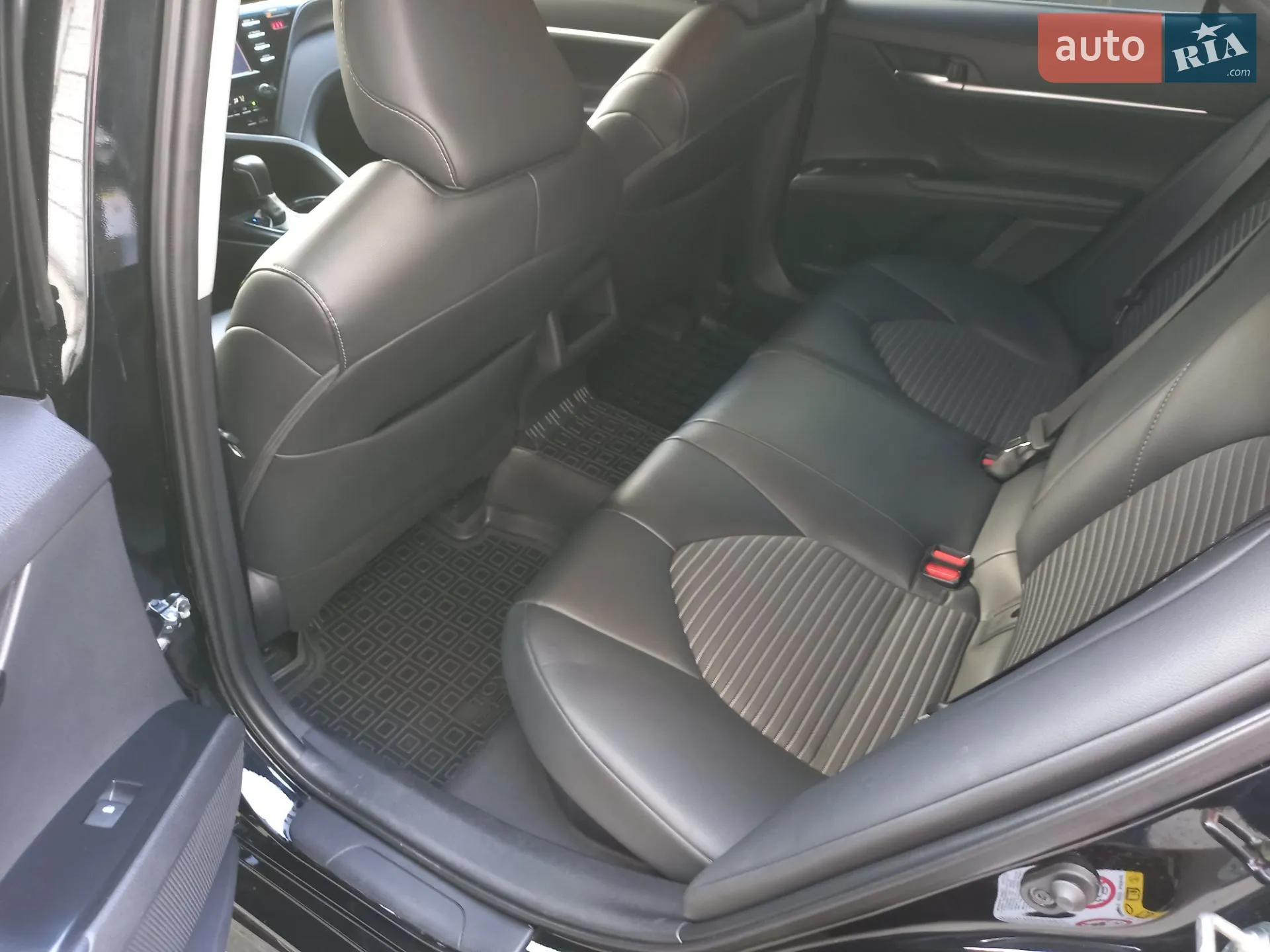 2019 Toyota Camry - мініатюра 10