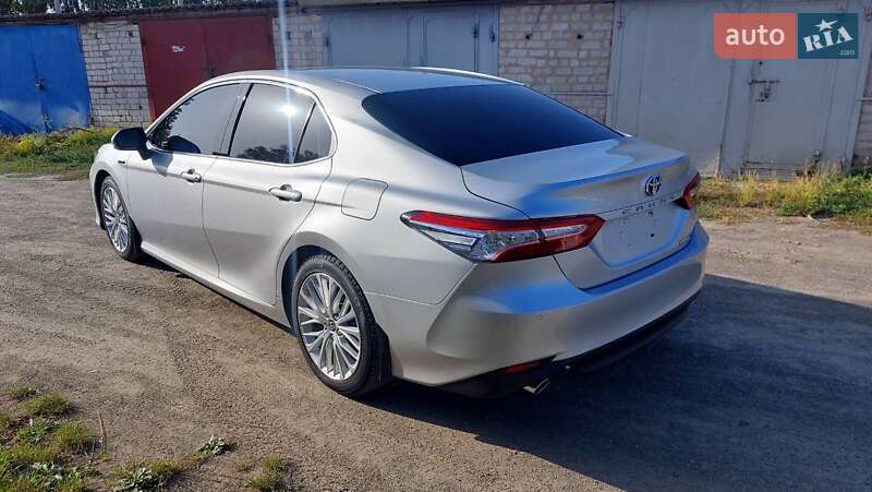 Седан Toyota Camry 2020 в Малині