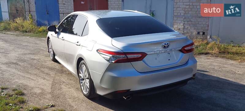 Седан Toyota Camry 2020 в Малині