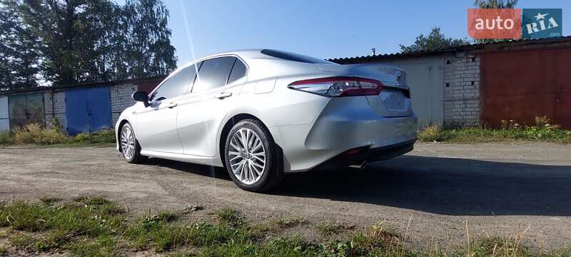 Седан Toyota Camry 2020 в Малині