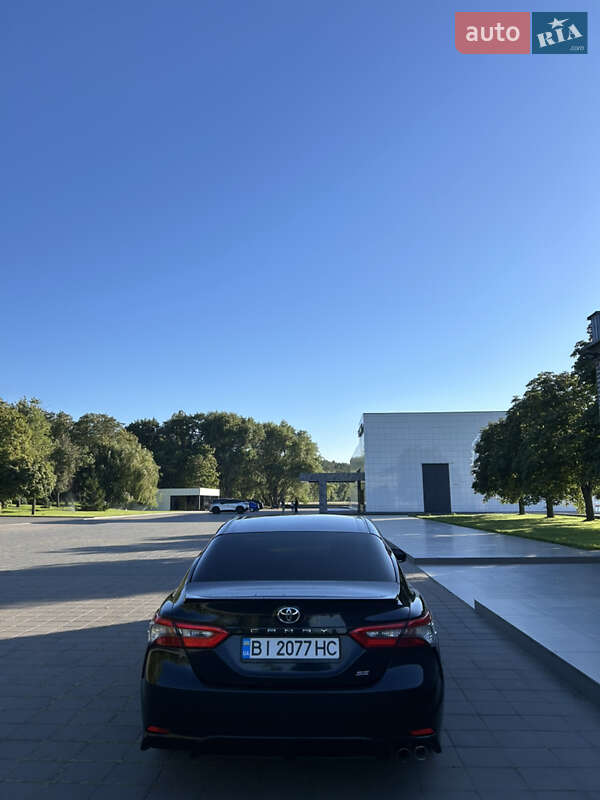 Седан Toyota Camry 2018 в Кременчуге