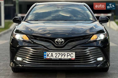 Седан Toyota Camry 2017 в Дніпрі