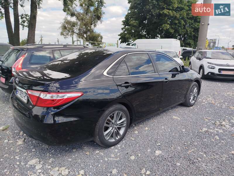Седан Toyota Camry 2017 в Рівному
