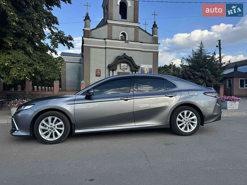 Toyota Camry 2021