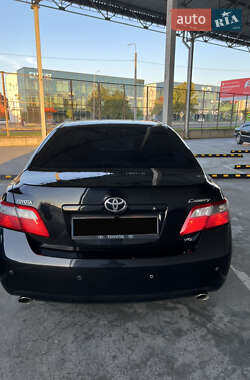 Седан Toyota Camry 2006 в Ровно