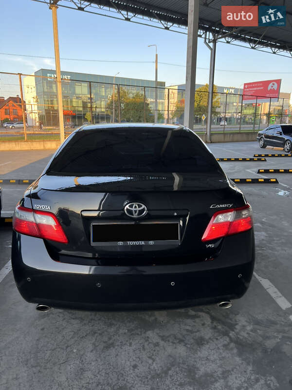 Седан Toyota Camry 2006 в Ровно
