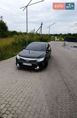 Седан Toyota Camry 2015 в Львове