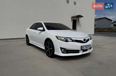 Седан Toyota Camry 2011 в Луцке