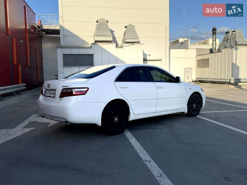 Седан Toyota Camry 2007 в Киеве
