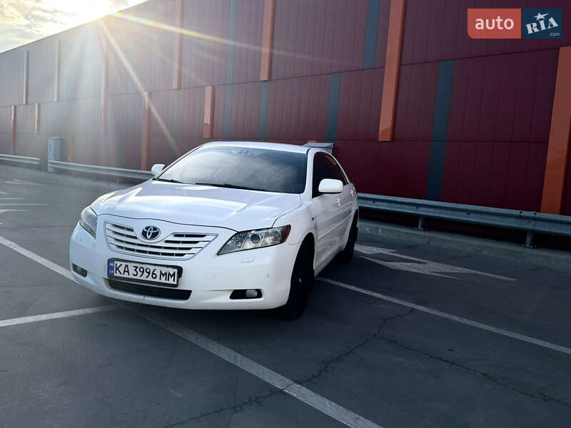 Седан Toyota Camry 2007 в Киеве