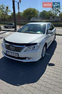 Седан Toyota Camry 2013 в Виннице