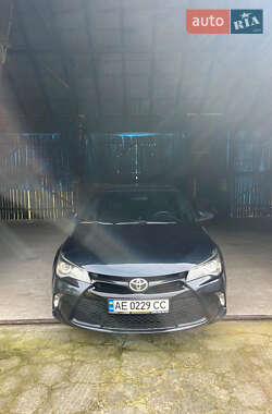 Седан Toyota Camry 2015 в Никополе