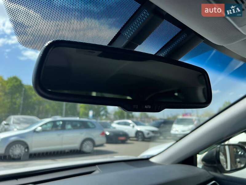 Седан Toyota Camry 2017 в Полтаві